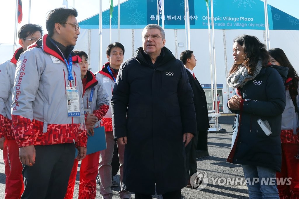 国际奥委会主席巴赫视察冬奥村