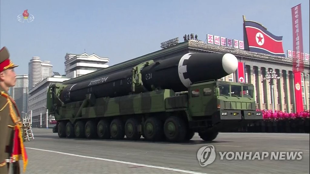 朝鲜洲际级导弹亮相阅兵式
