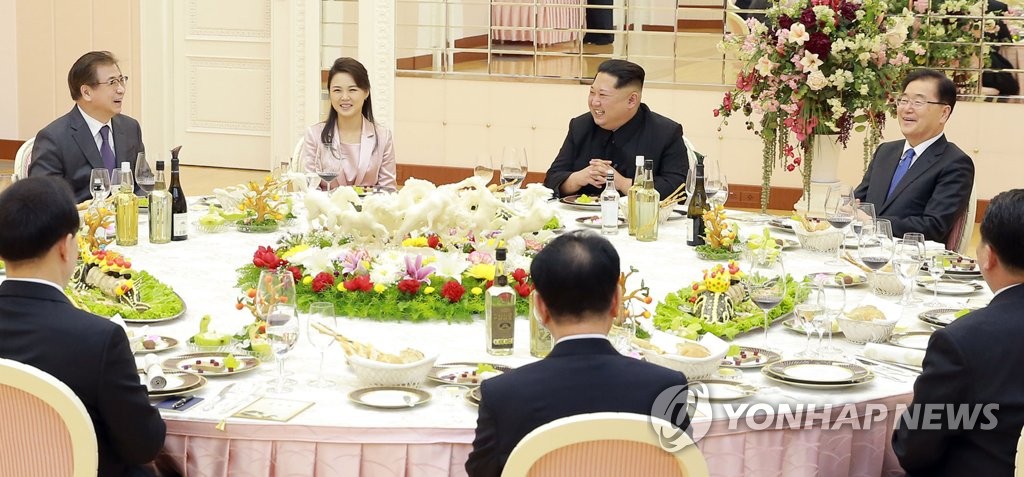 韩特使团与金正恩共进晚餐