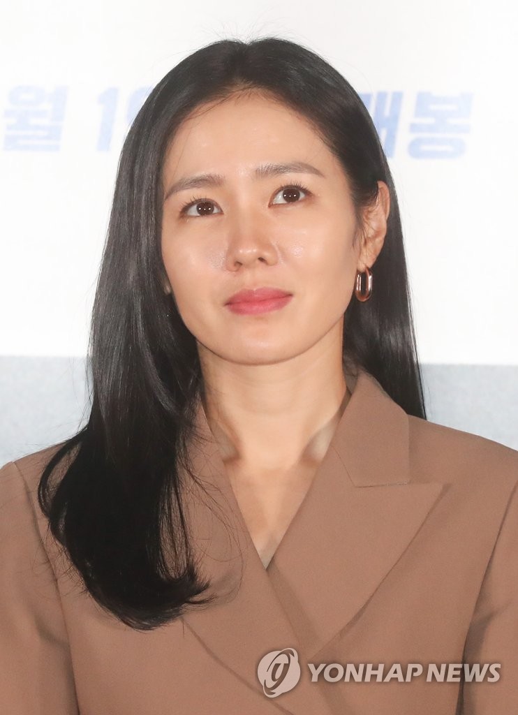 孙艺珍美貌依旧