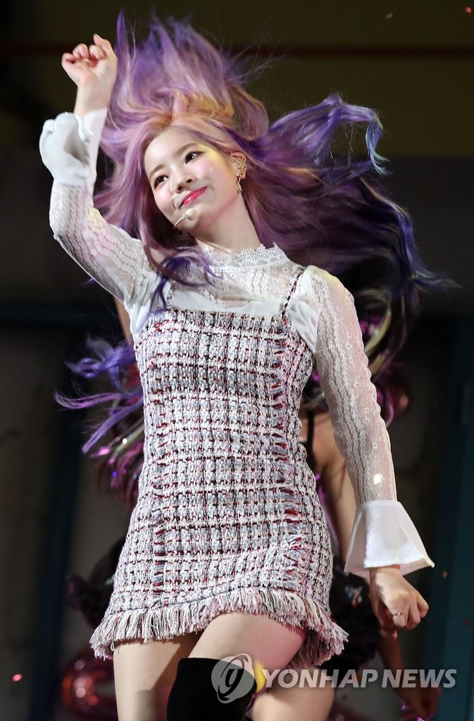 TWICE多贤