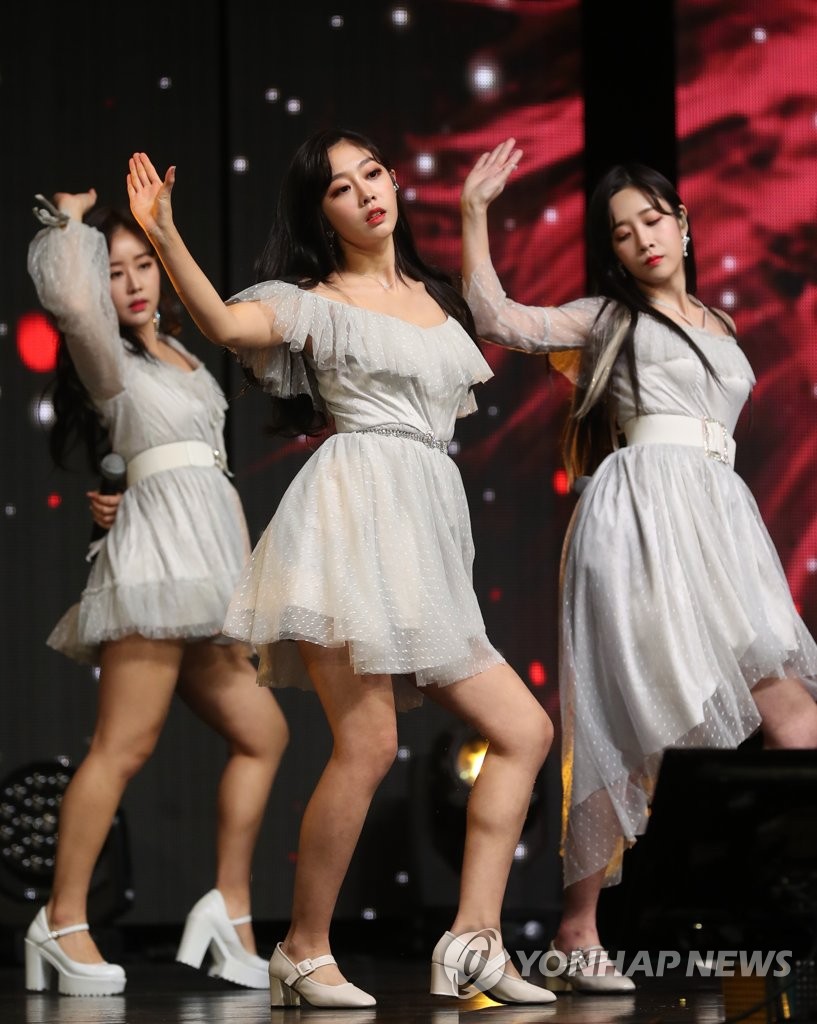 女团LOVELYZ携新辑回归