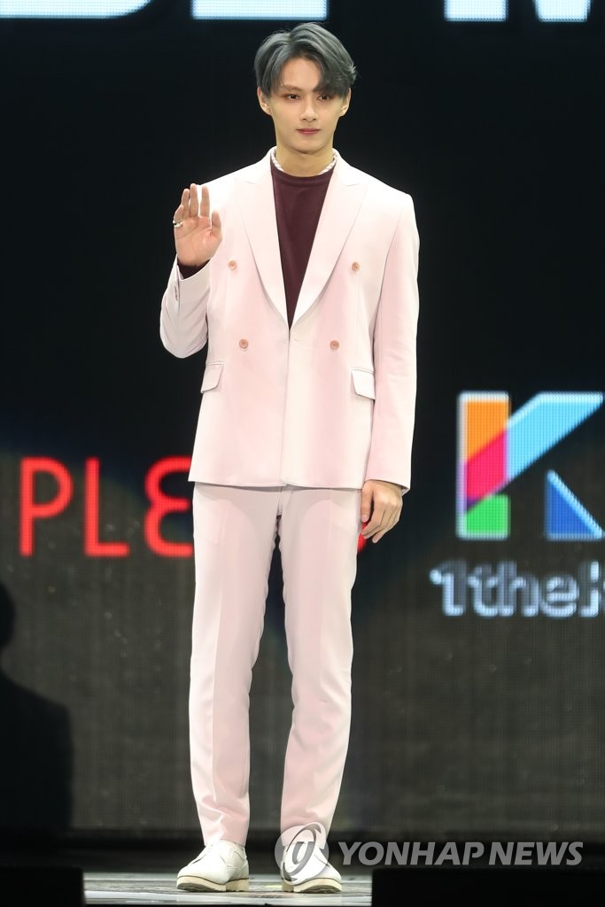Seventeen成员JUN