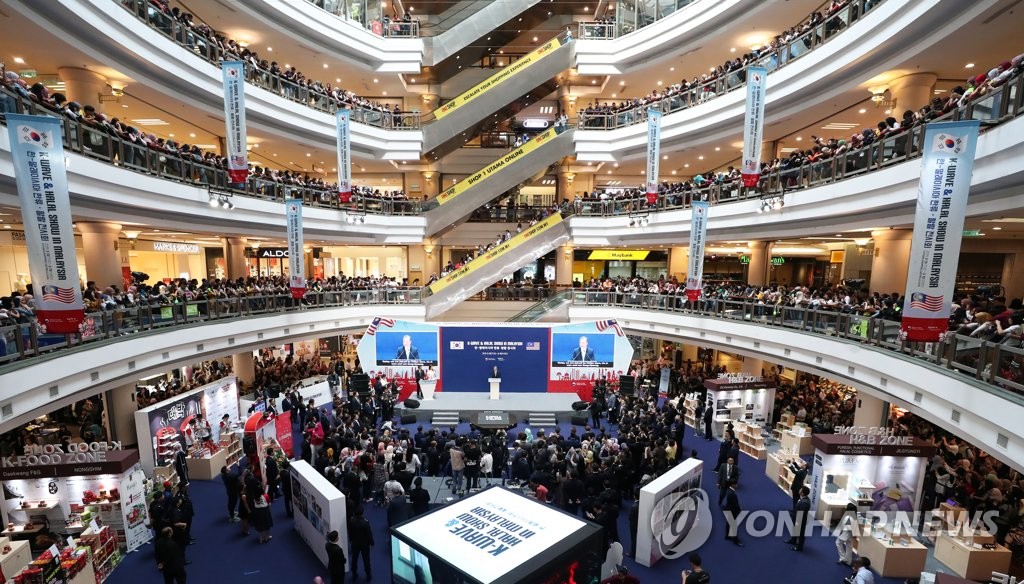 这是3月12日在马来西亚吉隆坡举行的韩马韩流和清真展览会现场照。（韩联社）