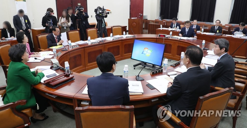 3月29日上午，在国会，情报委员会召开全体会议。（韩联社）
