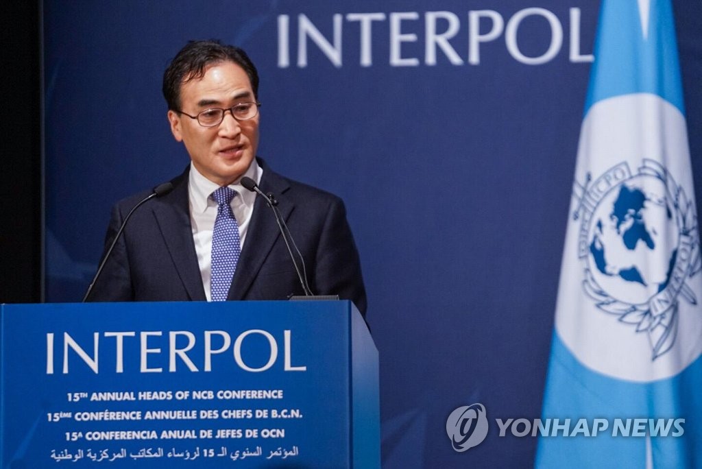 韩国首次与国际刑警组织开展境外追逃行动
