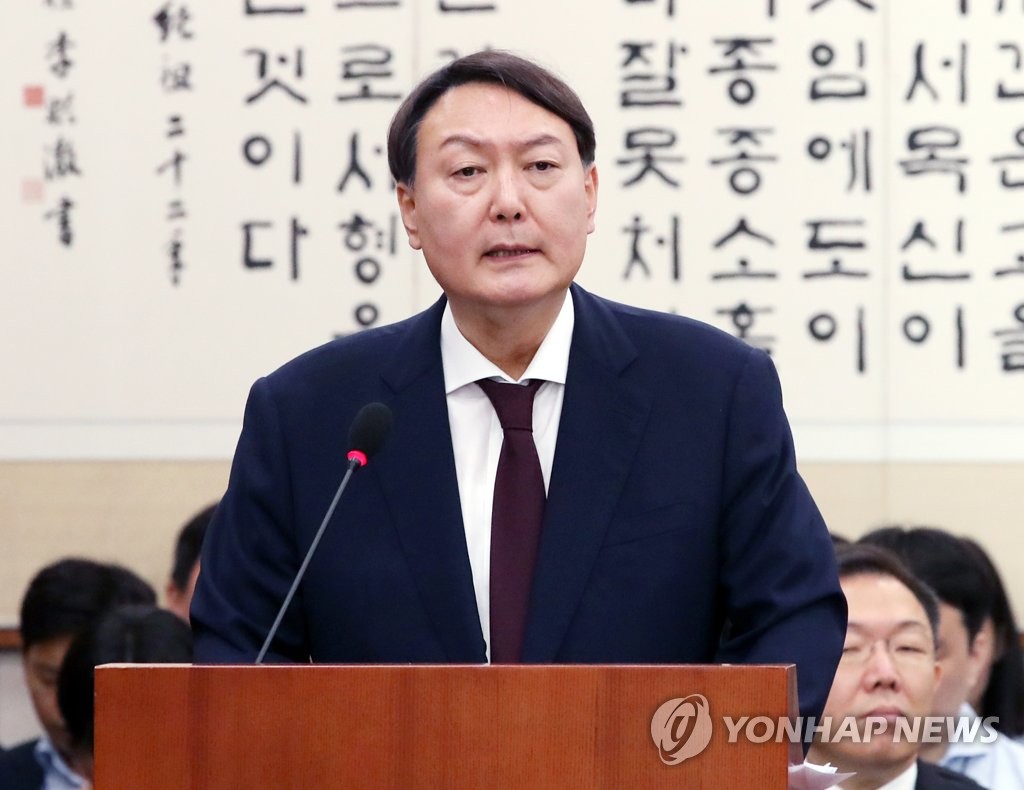 7月8日，尹锡悦在听证会上发言。 韩联社