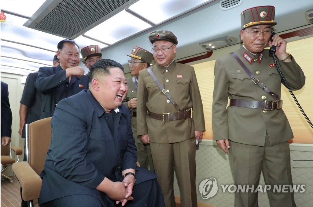 金正恩现场观摩指导 金正恩现场观摩指导