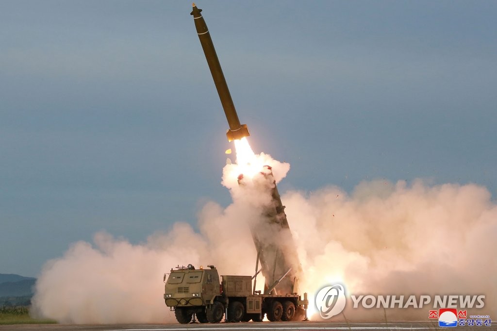 朝鲜“新武器”发射现场 朝鲜“新武器”发射现场
