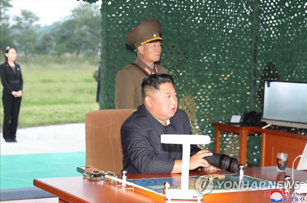 金正恩指导武器试射 金正恩指导武器试射