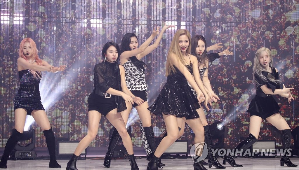 TWICE新歌舞台
