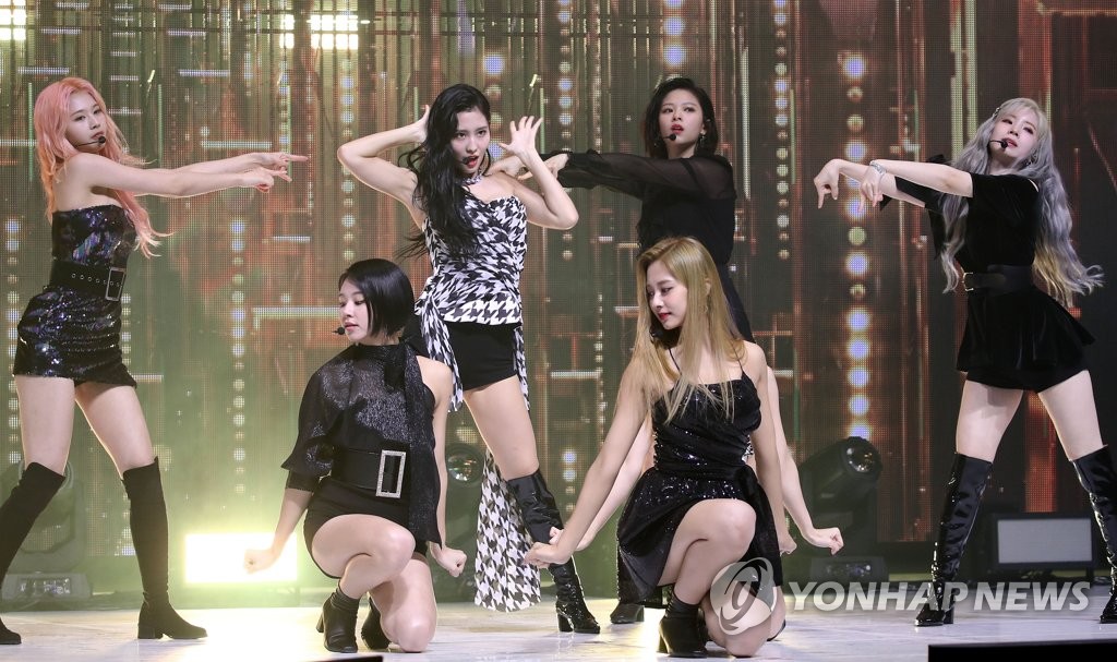 TWICE携新辑回归