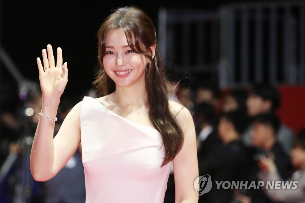 演员李哈妮