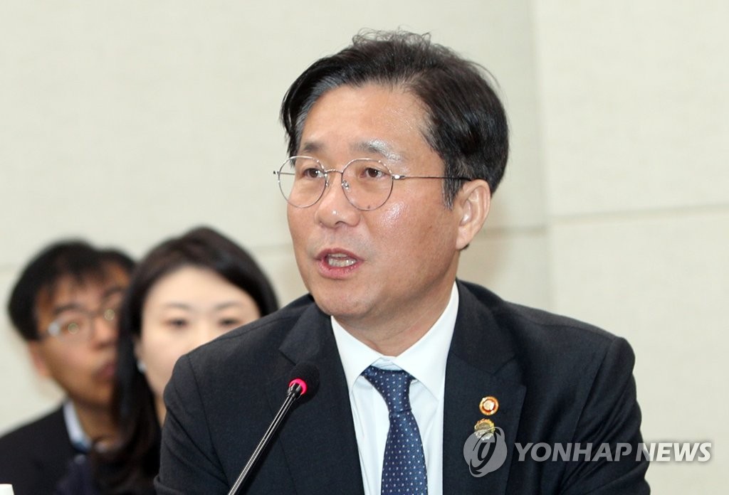 资料图片：韩国产业通商资源部长官成允模 韩联社