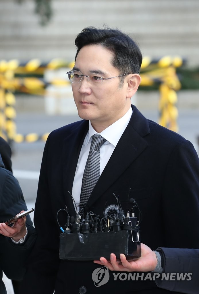 李在镕出庭受审 李在镕出庭受审