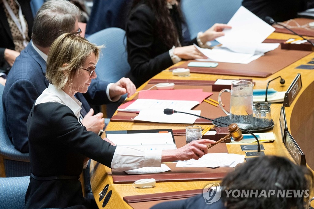 当地时间12月11日，在纽约联合国总部，联合国安理会举行会议讨论朝鲜射弹问题。 韩联社/法新社（图片严禁转载复制）