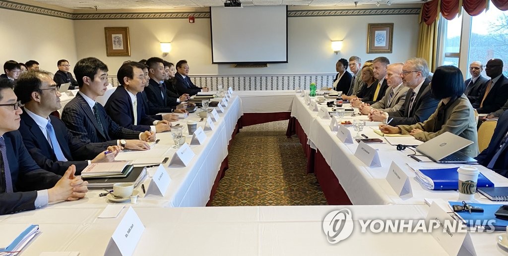 资料图片：地时间1月14日，在美国华盛顿，韩美举行旨在签署第11份防卫费分担特别协定（SMA）的第六轮谈判。 韩联社/外交部供图（图片严禁转载复制）