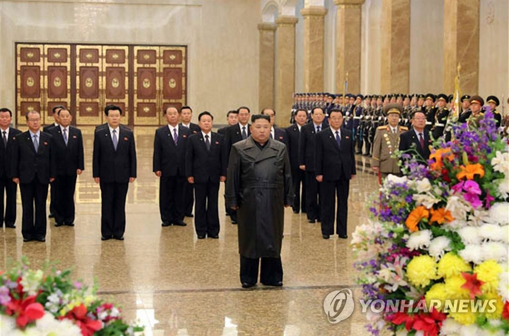 金正恩参谒锦绣山太阳宫 金正恩参谒锦绣山太阳宫