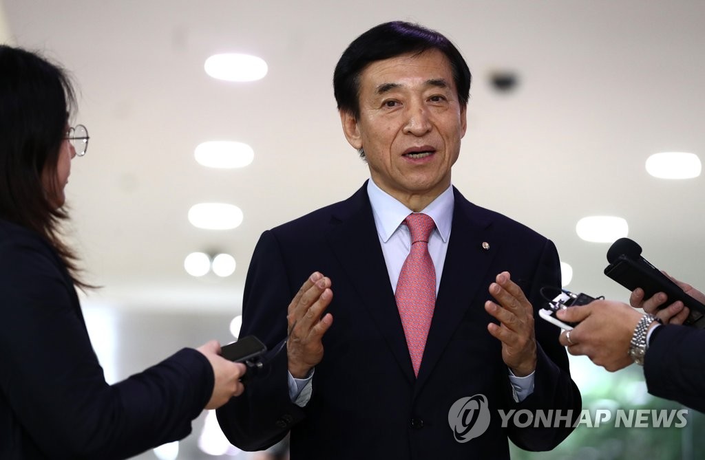 3月20日，韩国银行行长李柱烈接受媒体采访。 韩联社