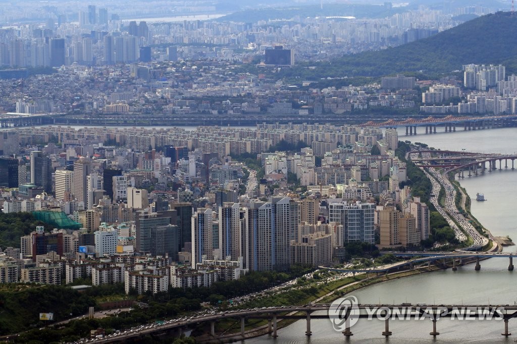 资料图片：首尔市江南区住宅群 韩联社