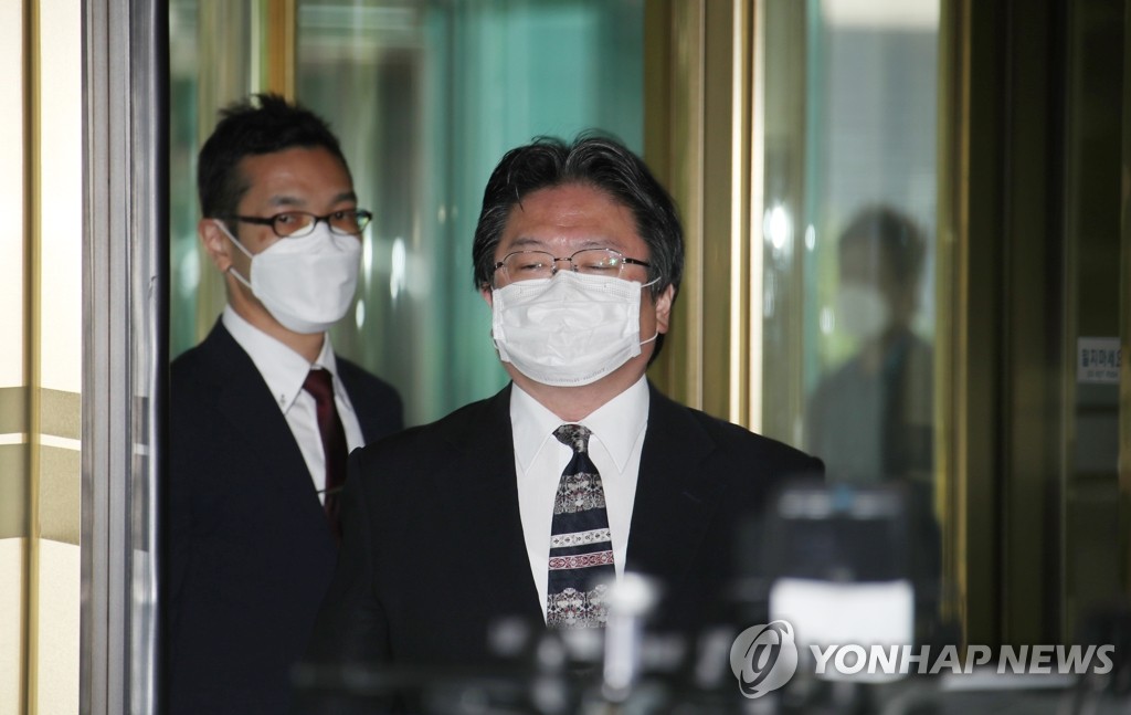 7月14日，日本驻韩国使馆总括公使相马弘尚抵达韩国外交部大楼。 韩联社