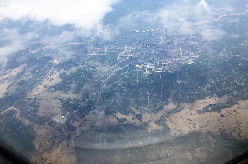 资料图片：图为从空中俯瞰的长江一带。 韩联社