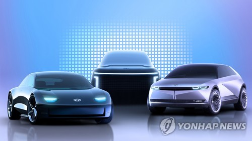 资料图片：现代汽车8月10日表示，公司敲定旗下电动汽车专属品牌名为“IONIQ”。图为将于明年面市的IONIQ3款不同车型，左起依次是IONIQ 6、IONIQ 7、IONIQ 5。 韩联社/现代汽车供图（图片严禁转载复制）