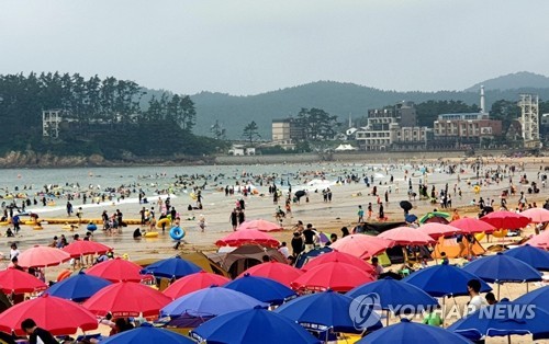 태안 만리포해수욕장 '인산인해'