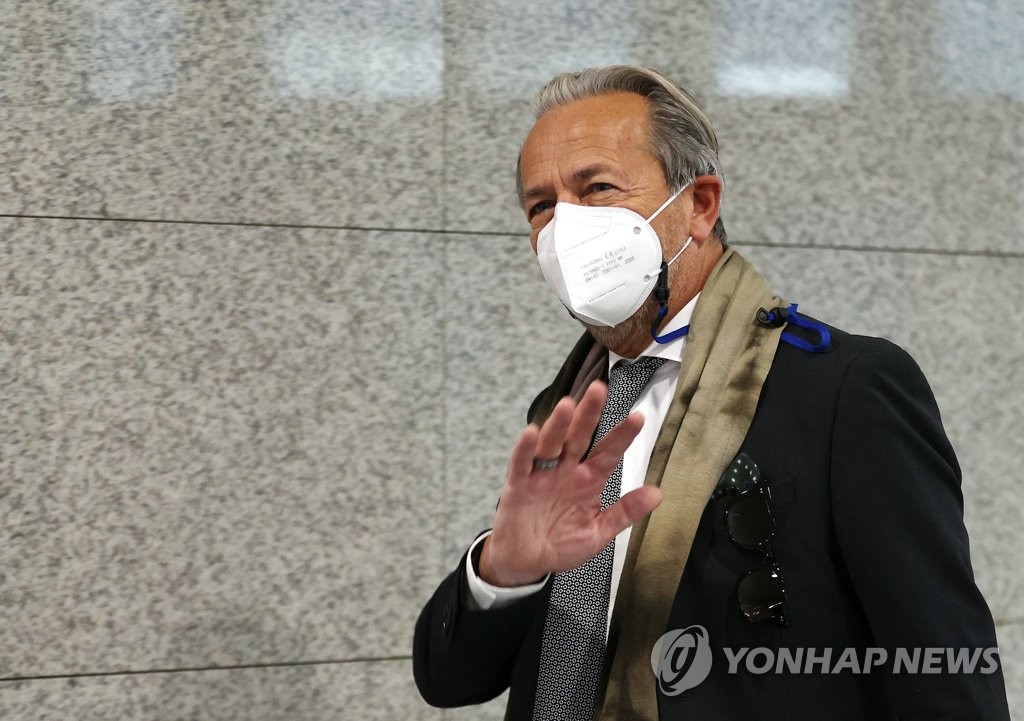 11月3日，在韩国外交部大楼，国际原子能机构（IAEA）副总干事阿帕罗赴会。 韩联社