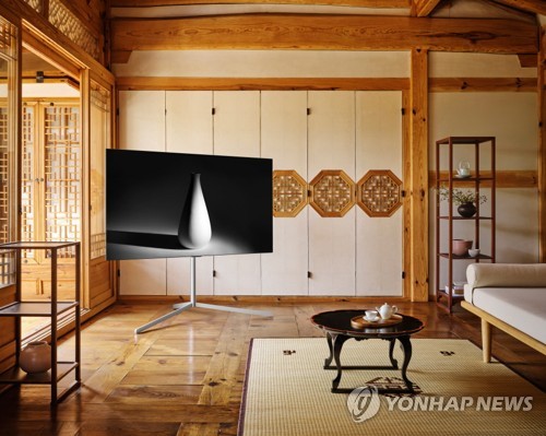 图为LG 2021年款OLED电视。 韩联社/LG电子供图（图片严禁转载复制）