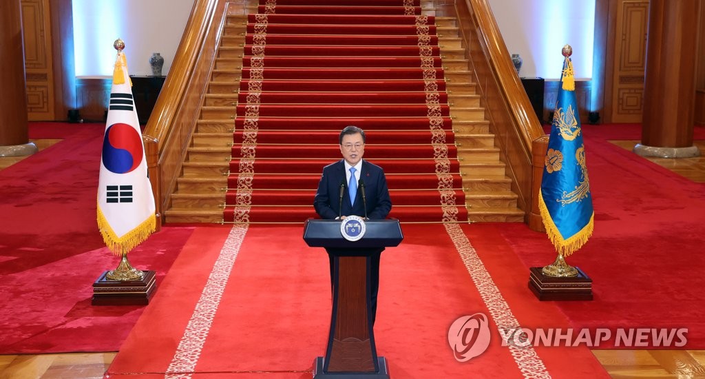 1月11日，在韩国总统府青瓦台，总统文在寅发表新年贺词。 韩联社