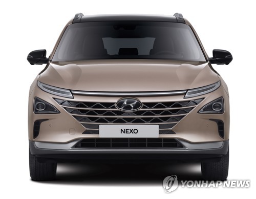资料图片：现代汽车1月18日表示，旗下安全配置升级、售价却更低的氢燃料电池车“2021款NEXO”正式上市。 韩联社/现代汽车供图（图片严禁转载复制）