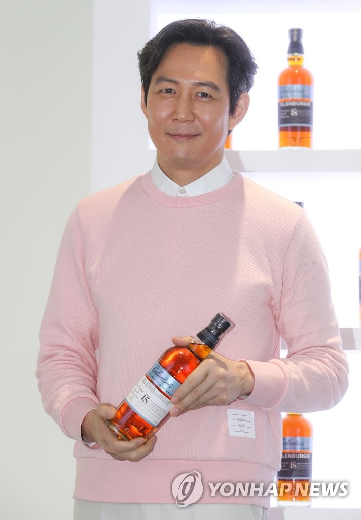 李政宰代言百龄坛威士忌