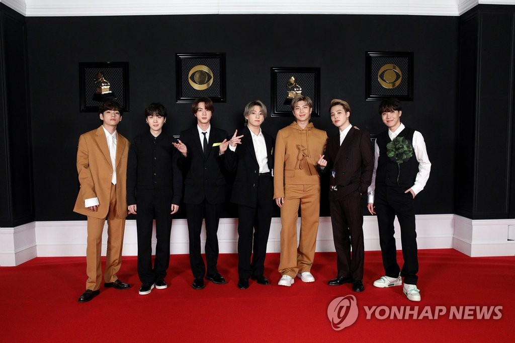 资料图片：防弹少年团出席第63届格莱美红毯活动。 韩联社/BIGHIT MUSIC供图（图片严禁转载复制）
