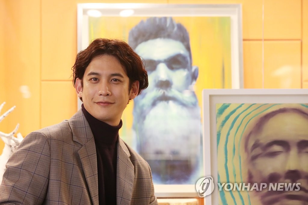 演员朴基雄办展
