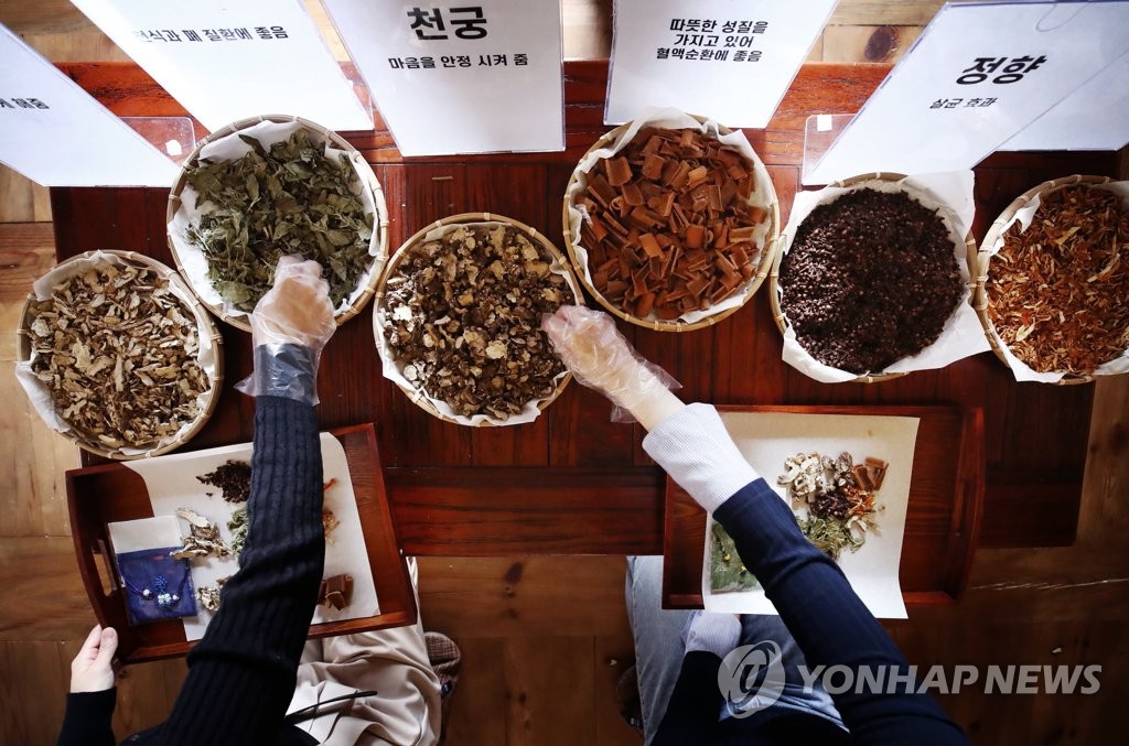 体验香包制作之乐 体验香包制作之乐