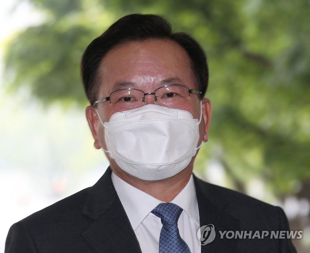 资料图片：新任国务总理金富谦 韩联社