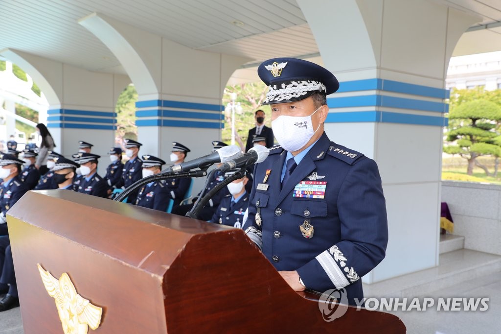 空军韩国启个人简历图片