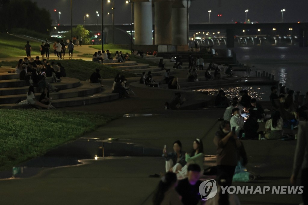 首尔汉江公园明起晚10点后禁止饮酒