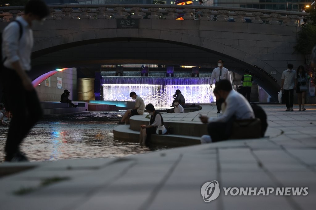韩国首尔等多地出现热带夜现象