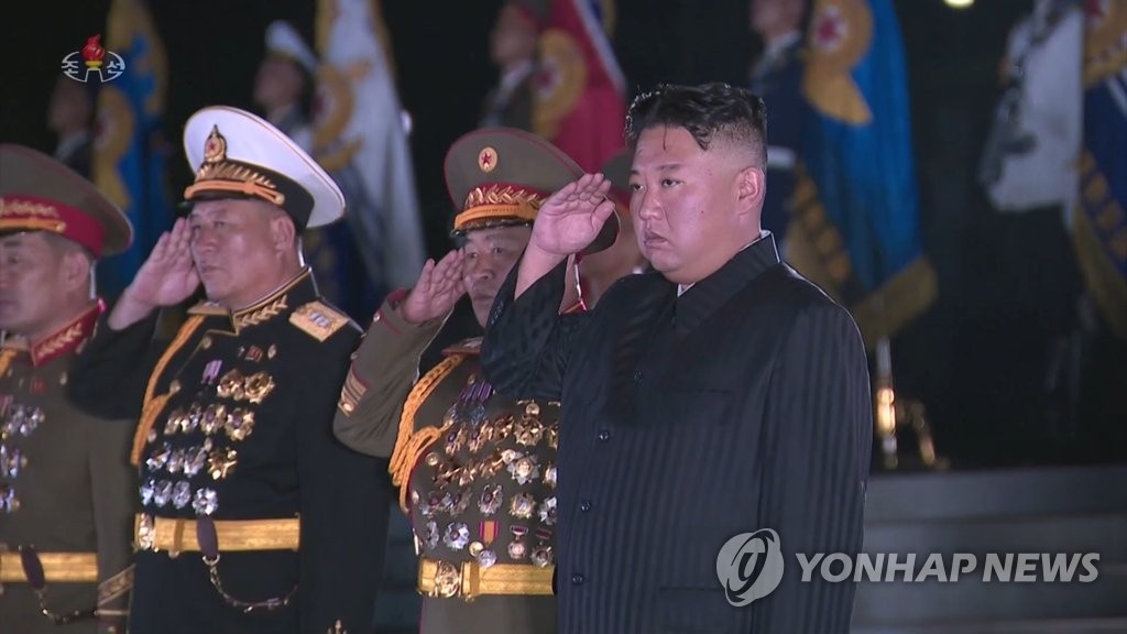 金正恩参谒祖国解放战争烈士墓 金正恩参谒祖国解放战争烈士墓