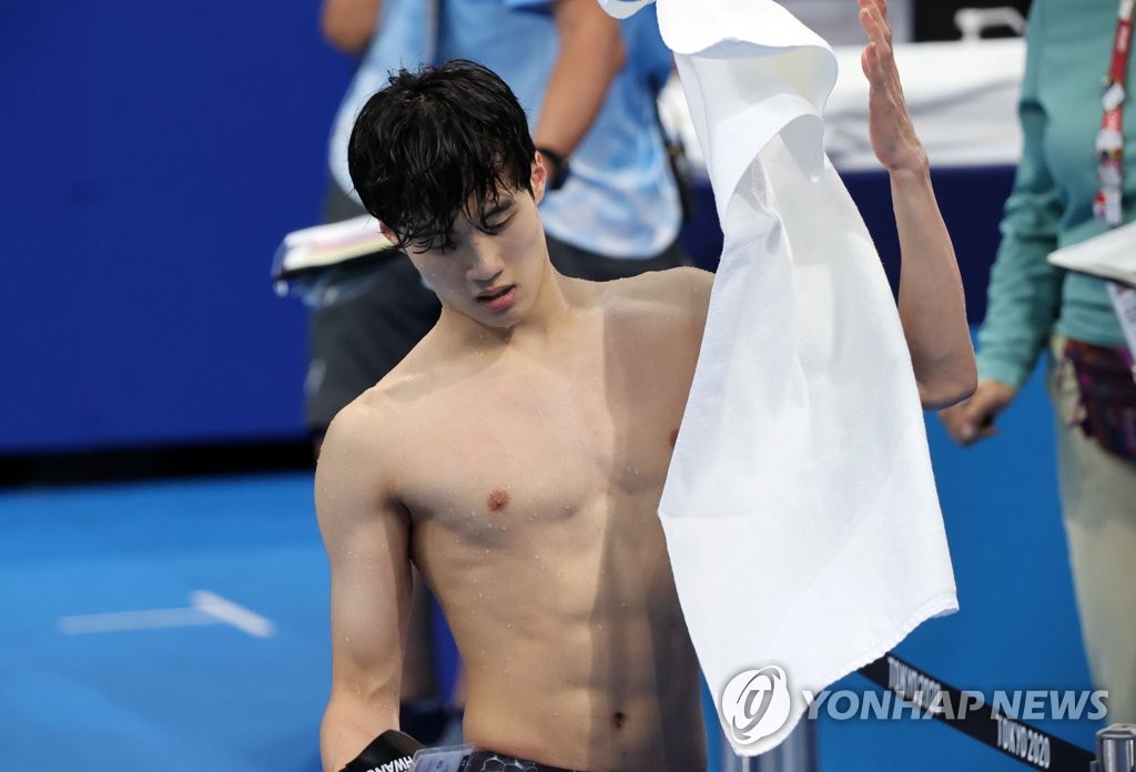7月27日，东京奥运会男子100米自由泳分组预赛第7组比赛在日本东京水上运动中心举行。韩国泳坛黄宣优以47秒97打破韩国纪录，排名小组第二，顺利进入半决赛。 韩联社
