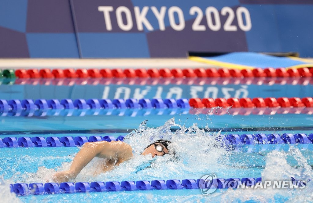 7月27日，东京奥运会男子100米自由泳分组预赛第7组比赛在日本东京水上运动中心举行。韩国泳坛黄宣优以47秒97打破韩国纪录，排名小组第二，顺利进入半决赛。 韩联社