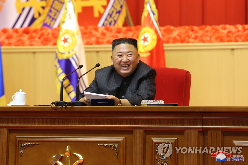 金正恩主持全军指挥官讲习会 金正恩主持全军指挥官讲习会