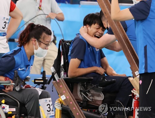 韩国队夺得东京残奥硬地滚球双人项目冠军