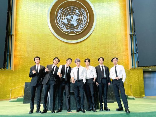 资料图片：当地时间9月20日，韩国男团防弹少年团（BTS）以韩国总统特使和世界青年代表身份受邀出席在纽约联合国总部举行的“可持续发展目标时刻”高级别活动，并公开了提前录制的《Permission to Dance》舞蹈视频。 韩联社/防弹少年团官方推特截图（图片严禁转载复制）
