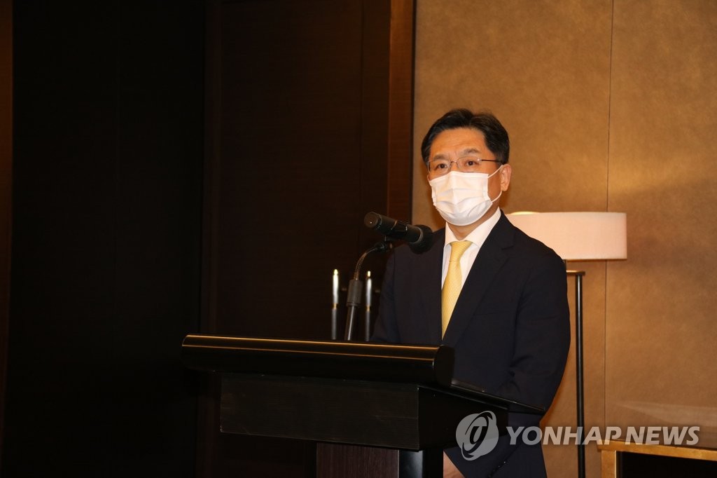 9月30日，在印尼雅加达，韩国外交部韩半岛和平交涉本部长鲁圭悳在记者会上发言。 韩联社
