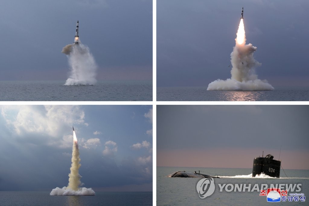 资料图片：朝中社2021年10月20日报道称，朝鲜国防科学院前一日试射了一枚新型潜射弹道导弹（SLBM）。图为朝鲜试射的潜射弹道导弹。 韩联社/朝中社（图片仅限韩国国内使用，严禁转载复制）