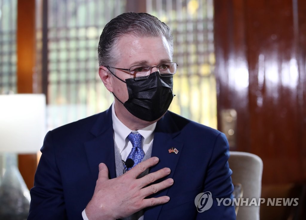 11月12日，在美国驻韩国大使馆，美国助理国务卿丹尼尔·克里滕布林克接受韩联社专访。 韩联社
