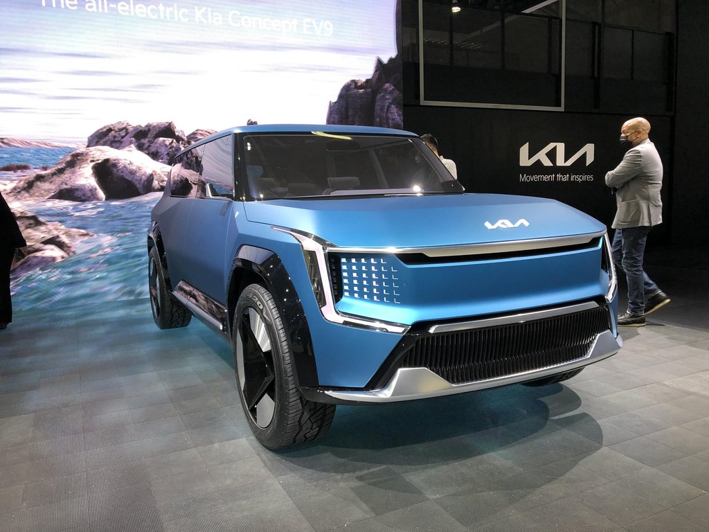 资料图片：起亚旗下电动大型运动型多用途汽车（SUV）概念车“EV9” 韩联社